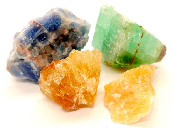 Mineral de calcita enfocado en la amplificación y limpieza de energías