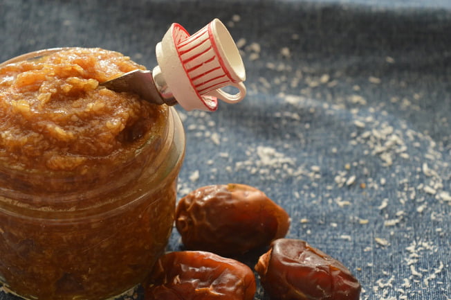 Crema dulce elaborada a base de dátiles licuados