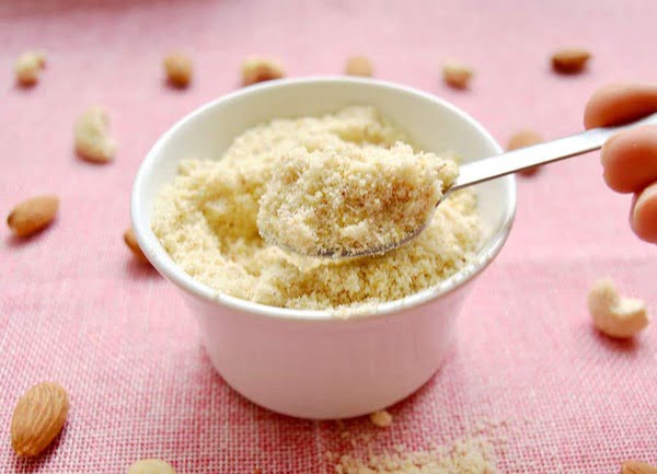 Queso rallado vegano procesado para acompañar platos de sopas o ensaladas