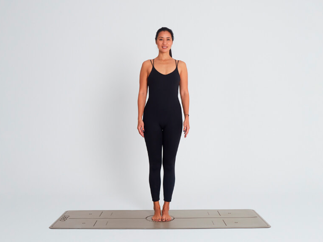 Tadasana o postura de la montaña en la práctica del yoga